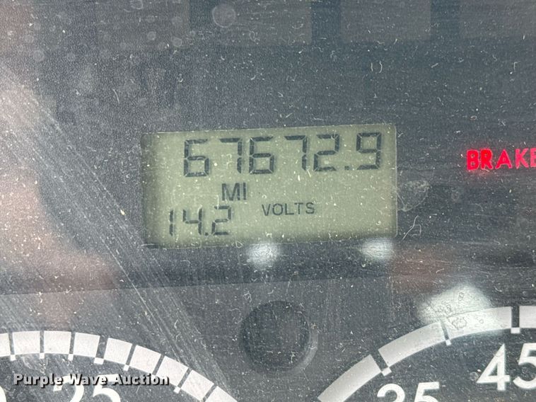 image for item EO0672 2014 Freightliner Business Class M2 tank truck