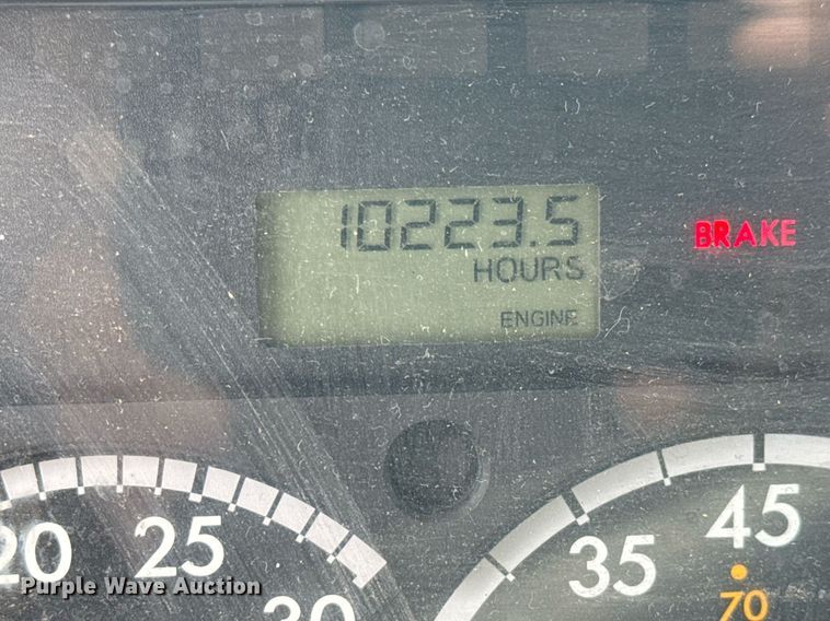 image for item EO0672 2014 Freightliner Business Class M2 tank truck