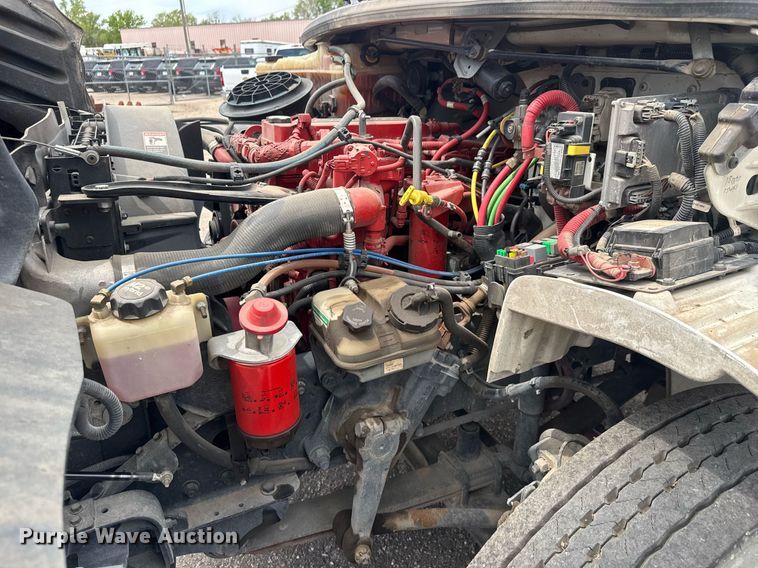 image for item EO0672 2014 Freightliner Business Class M2 tank truck