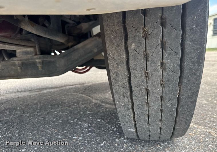 image for item EO0672 2014 Freightliner Business Class M2 tank truck