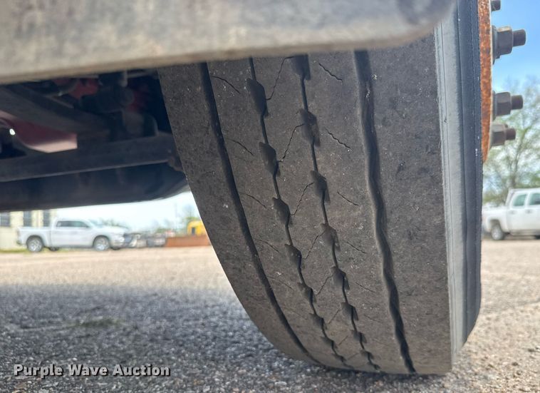 image for item EO0672 2014 Freightliner Business Class M2 tank truck