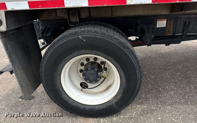 image for item EO0672 2014 Freightliner Business Class M2 tank truck