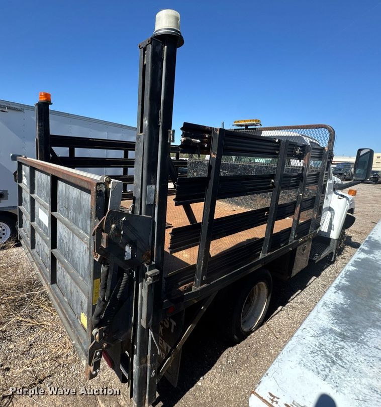 image for item EO0674 2008 Chevrolet C4500 flatbed truck