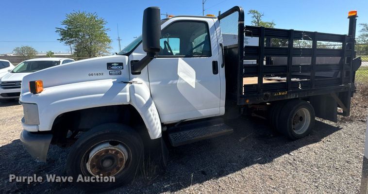 image for item EO0674 2008 Chevrolet C4500 flatbed truck