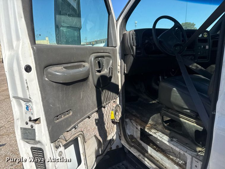 image for item EO0674 2008 Chevrolet C4500 flatbed truck