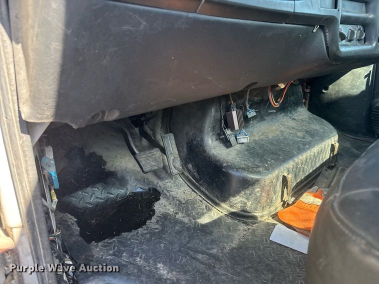 image for item EO0674 2008 Chevrolet C4500 flatbed truck