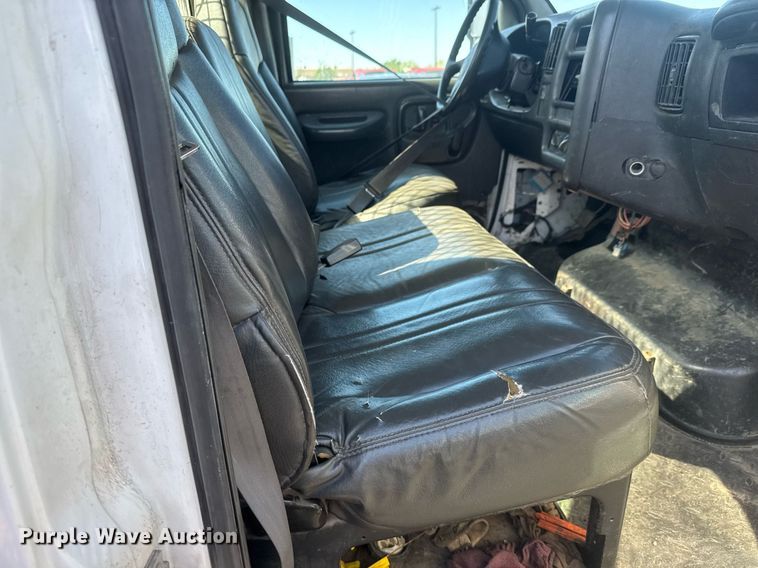 image for item EO0674 2008 Chevrolet C4500 flatbed truck