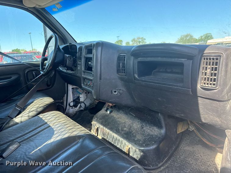 image for item EO0674 2008 Chevrolet C4500 flatbed truck