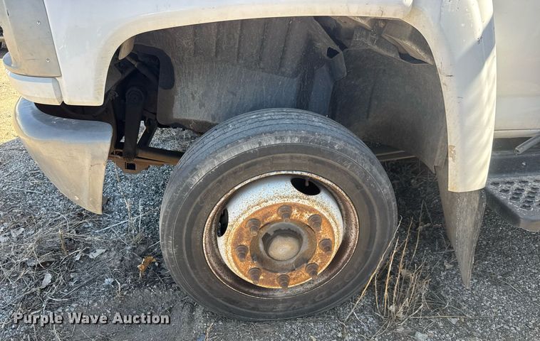 image for item EO0674 2008 Chevrolet C4500 flatbed truck