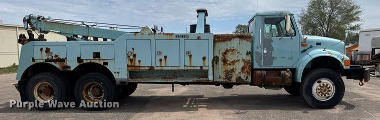 image for item EO0675 1996 International 4900 tow truck