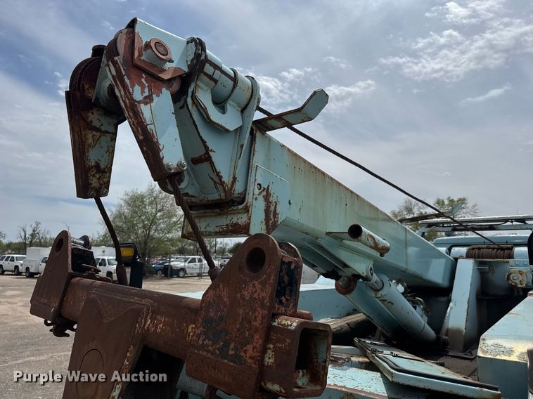 image for item EO0675 1996 International 4900 tow truck