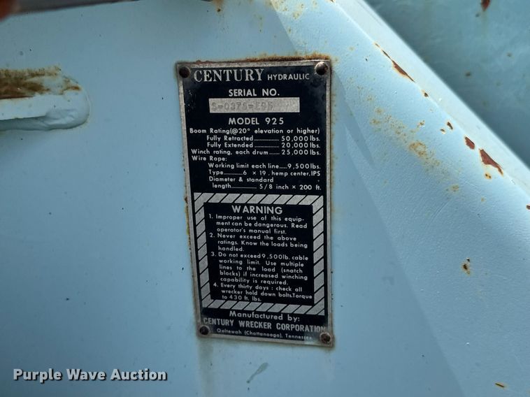 image for item EO0675 1996 International 4900 tow truck