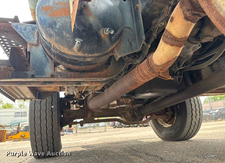 image for item EO0675 1996 International 4900 tow truck