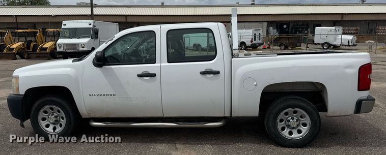 image for item EO0678 2011 Chevrolet Silverado 1500  Crew Cab pickup truck
