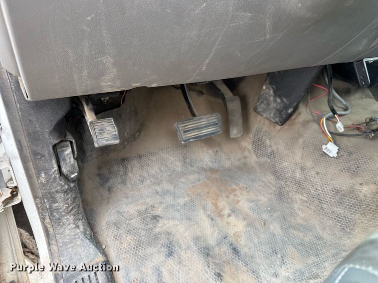 image for item EO0678 2011 Chevrolet Silverado 1500  Crew Cab pickup truck