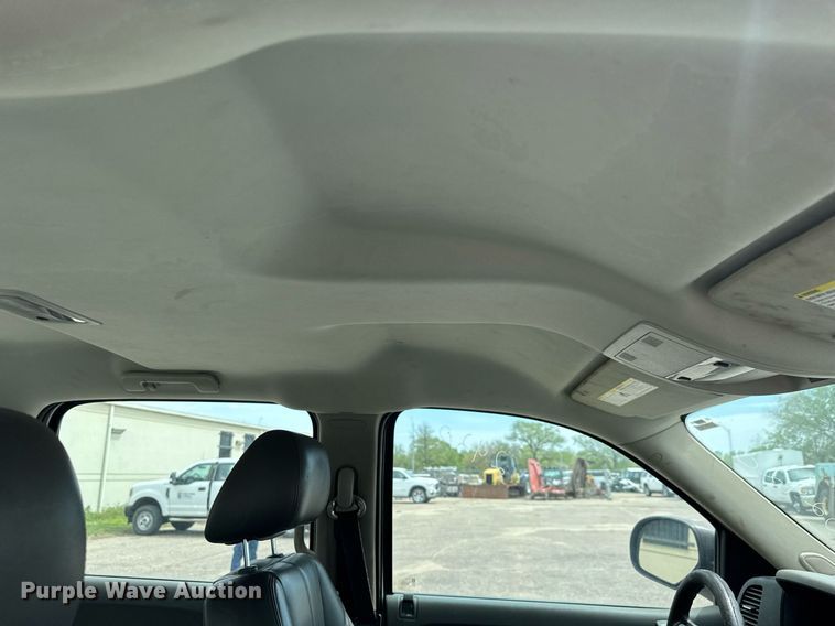 image for item EO0678 2011 Chevrolet Silverado 1500  Crew Cab pickup truck