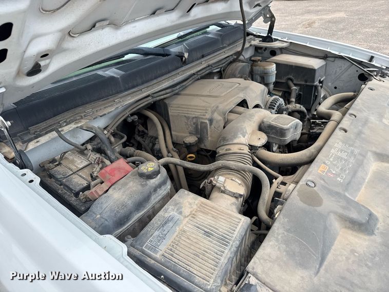 image for item EO0678 2011 Chevrolet Silverado 1500  Crew Cab pickup truck