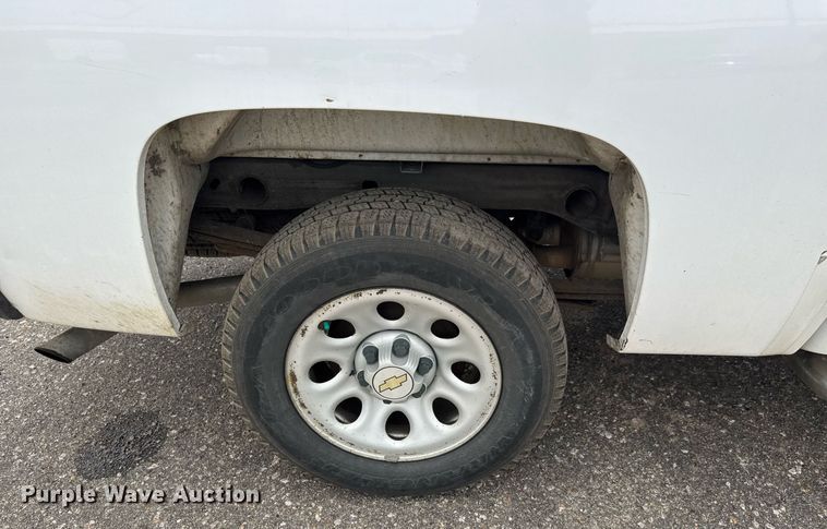 image for item EO0678 2011 Chevrolet Silverado 1500  Crew Cab pickup truck