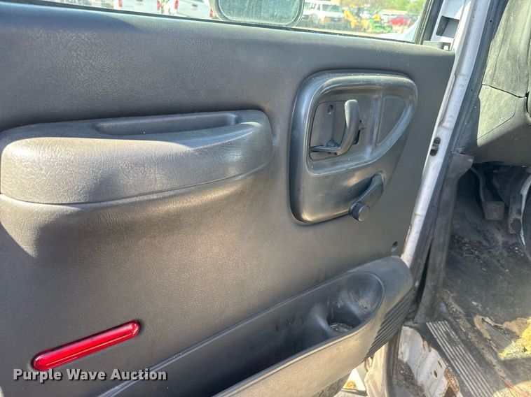 image for item EO0680 2008 Chevrolet C4500 flatbed truck