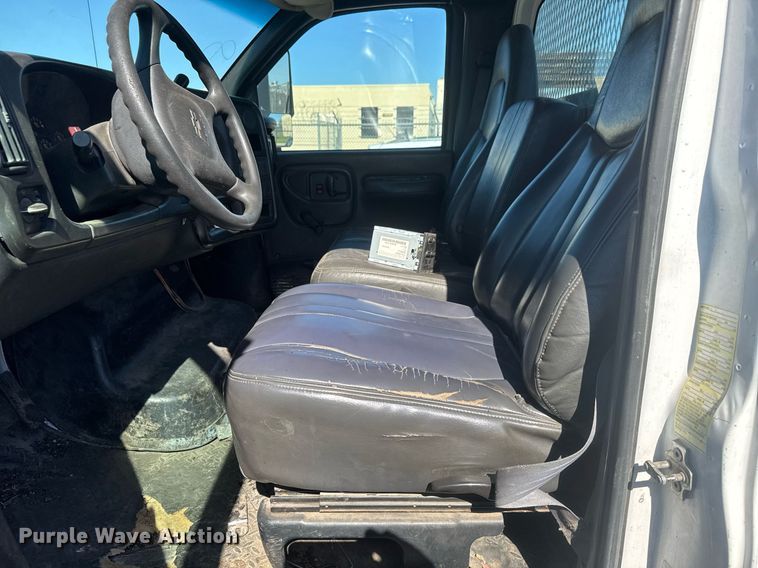 image for item EO0680 2008 Chevrolet C4500 flatbed truck