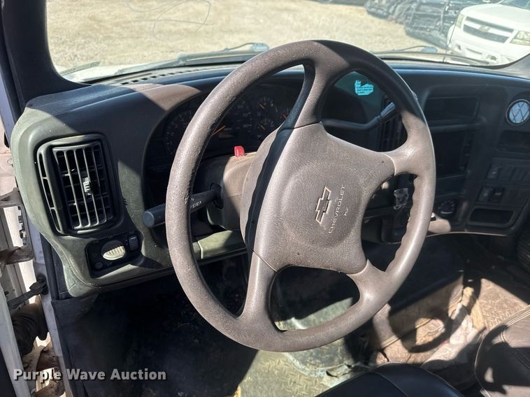 image for item EO0680 2008 Chevrolet C4500 flatbed truck