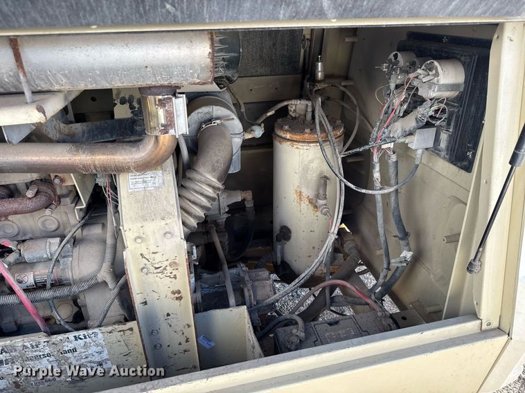 image for item EO0689 2008 Ingersoll Rand P185 air compressor