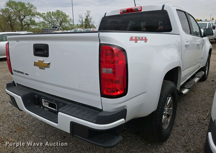 image for item EO0692 2017 Chevrolet Colorado Crew Cab pickup truck