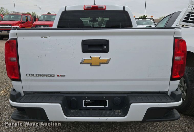 image for item EO0692 2017 Chevrolet Colorado Crew Cab pickup truck