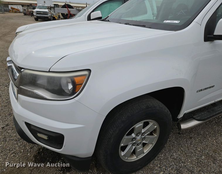 image for item EO0692 2017 Chevrolet Colorado Crew Cab pickup truck