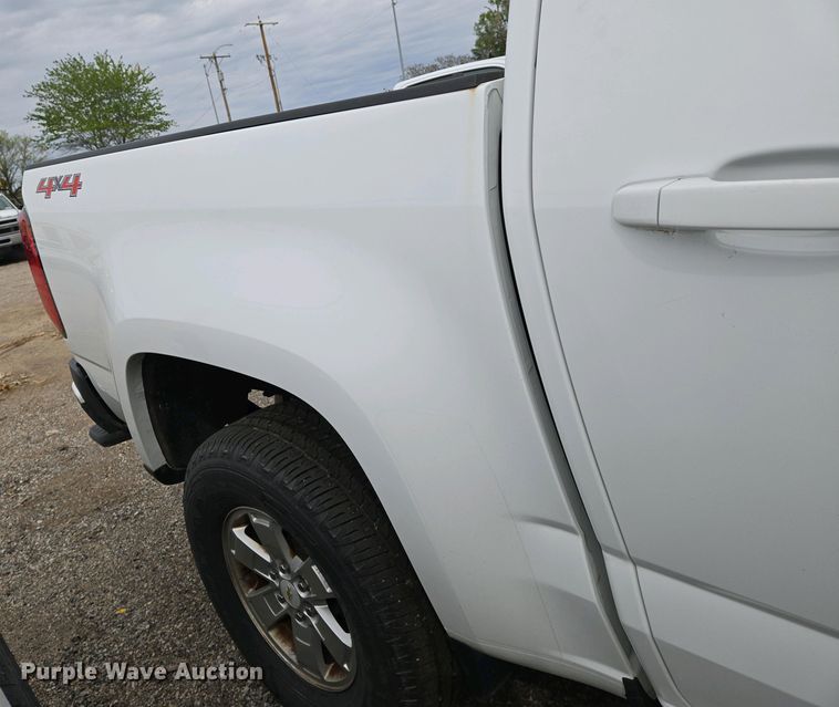 image for item EO0692 2017 Chevrolet Colorado Crew Cab pickup truck