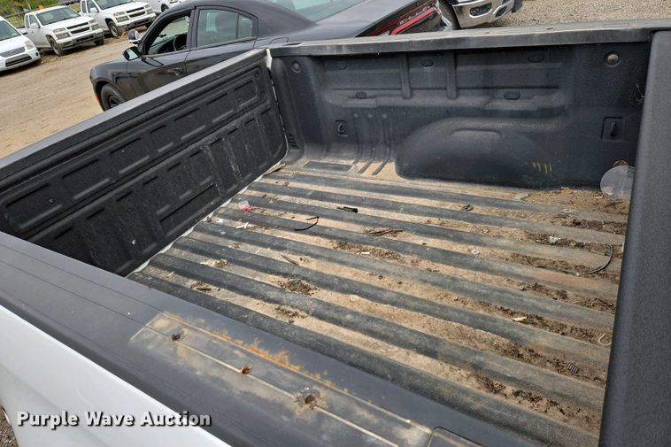 image for item EO0692 2017 Chevrolet Colorado Crew Cab pickup truck