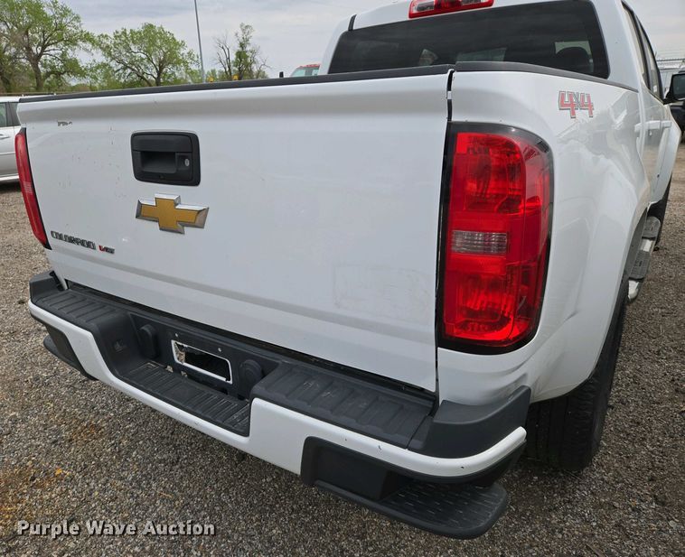 image for item EO0692 2017 Chevrolet Colorado Crew Cab pickup truck