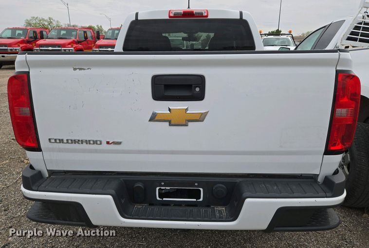 image for item EO0692 2017 Chevrolet Colorado Crew Cab pickup truck