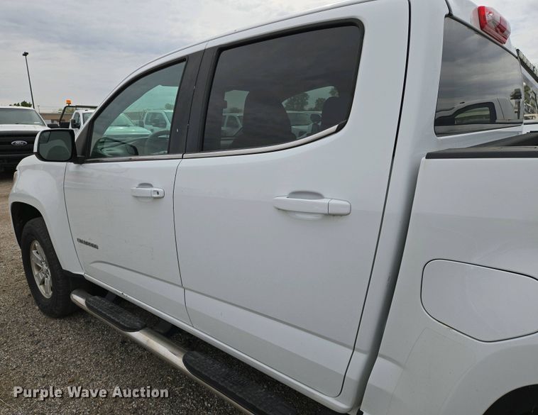 image for item EO0692 2017 Chevrolet Colorado Crew Cab pickup truck