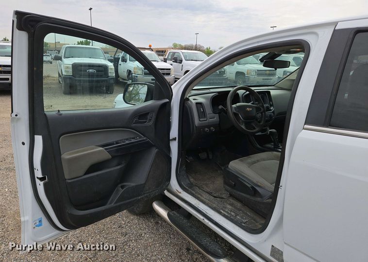 image for item EO0692 2017 Chevrolet Colorado Crew Cab pickup truck