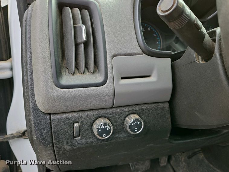 image for item EO0692 2017 Chevrolet Colorado Crew Cab pickup truck