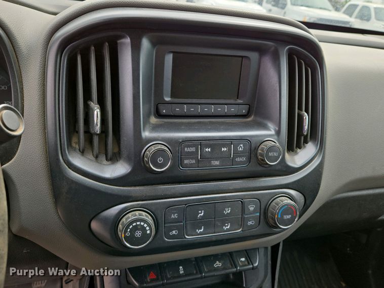 image for item EO0692 2017 Chevrolet Colorado Crew Cab pickup truck