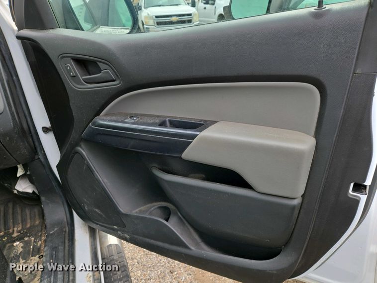 image for item EO0692 2017 Chevrolet Colorado Crew Cab pickup truck