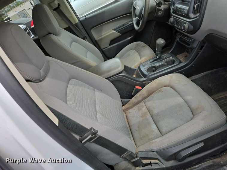 image for item EO0692 2017 Chevrolet Colorado Crew Cab pickup truck