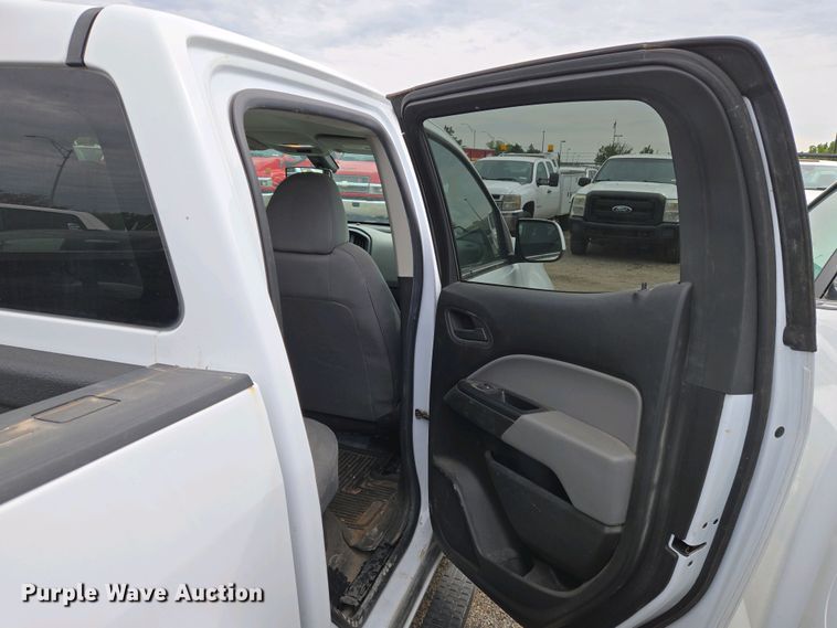 image for item EO0692 2017 Chevrolet Colorado Crew Cab pickup truck