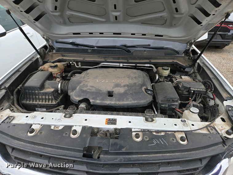 image for item EO0692 2017 Chevrolet Colorado Crew Cab pickup truck