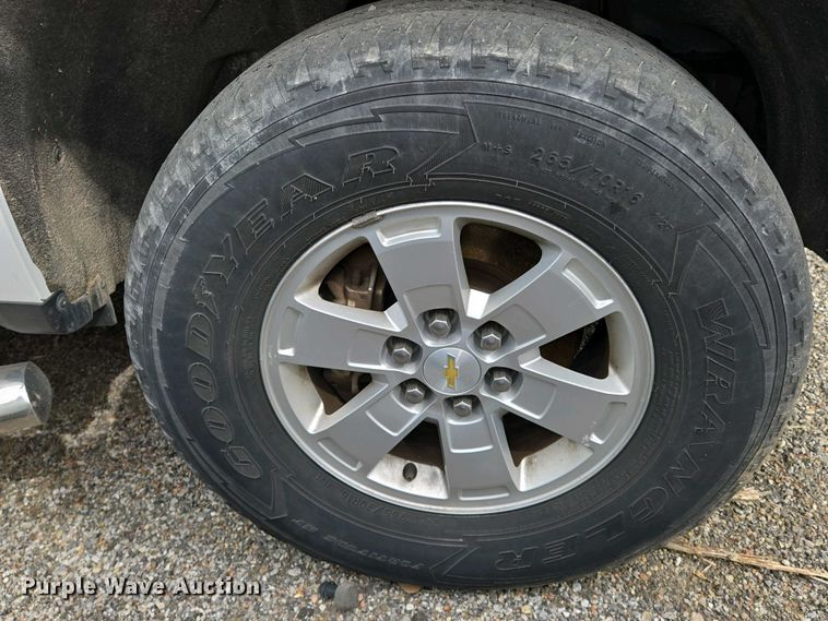 image for item EO0692 2017 Chevrolet Colorado Crew Cab pickup truck