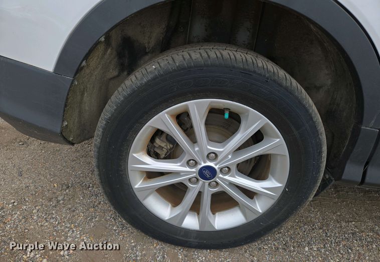 image for item EO0702 2017 Ford Escape SE SUV