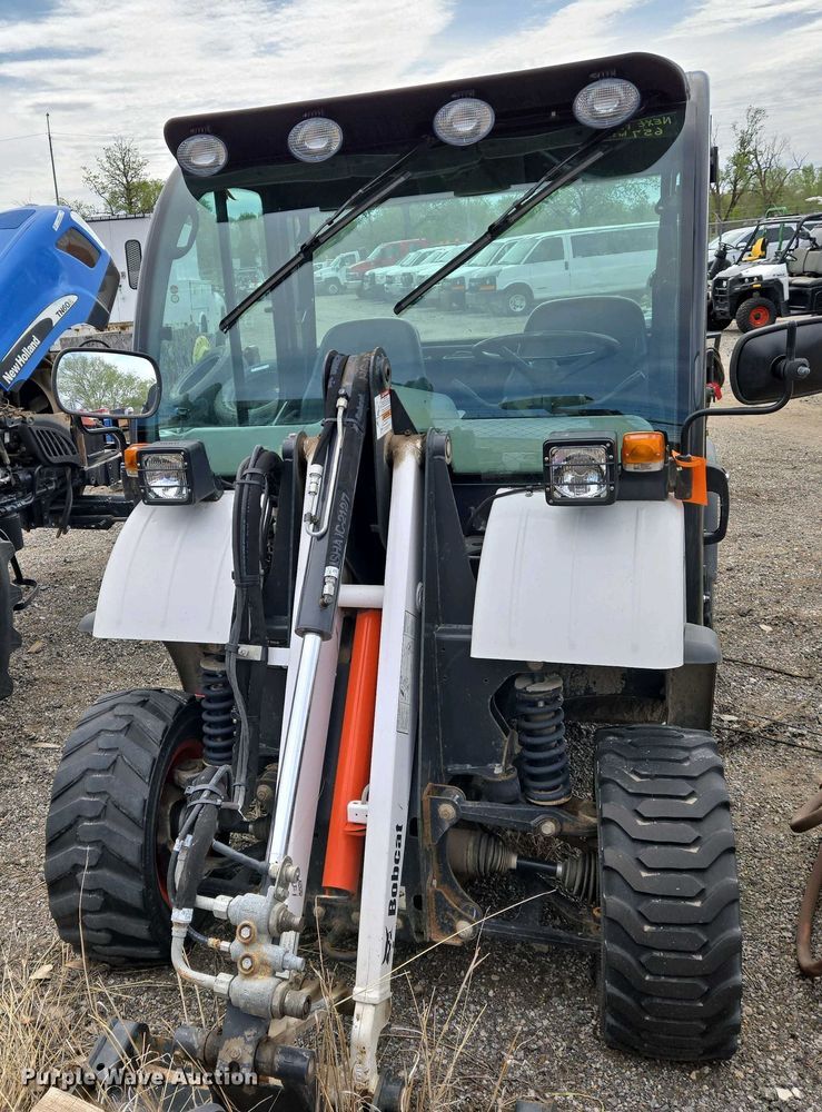 image for item EO0705 2016 Bobcat Toolcat 5600 utility vehicle