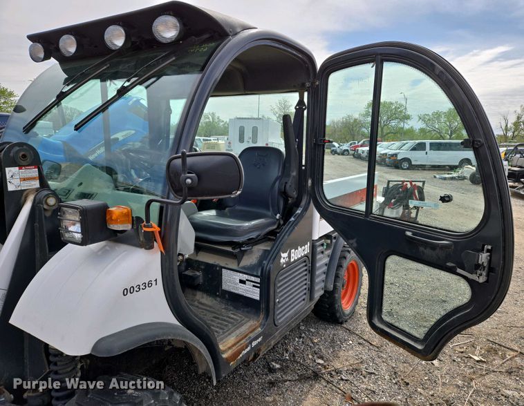 image for item EO0705 2016 Bobcat Toolcat 5600 utility vehicle