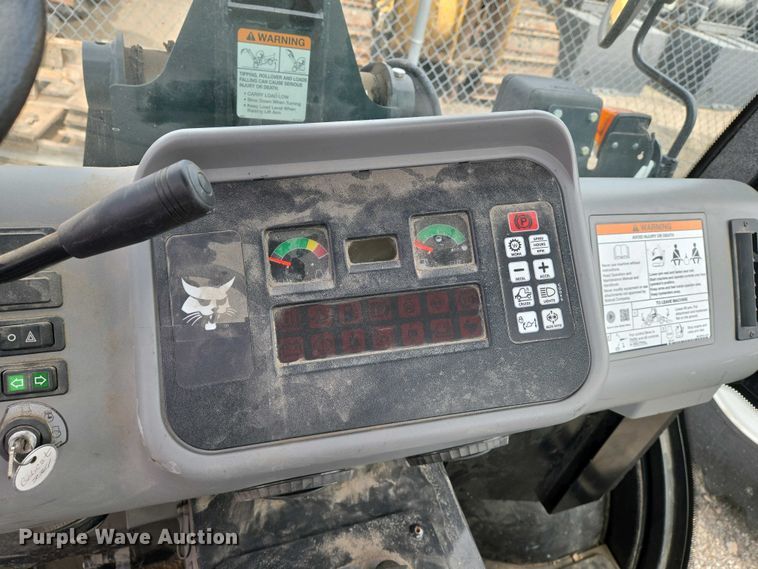 image for item EO0705 2016 Bobcat Toolcat 5600 utility vehicle