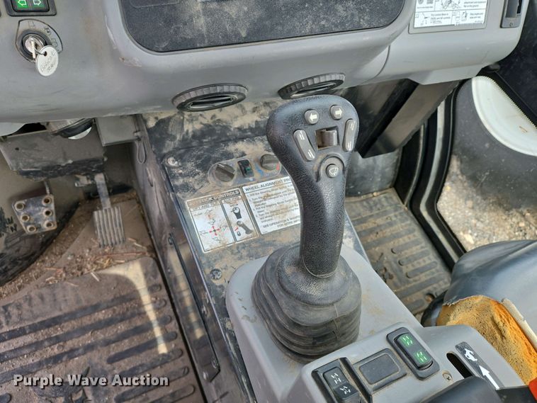 image for item EO0705 2016 Bobcat Toolcat 5600 utility vehicle