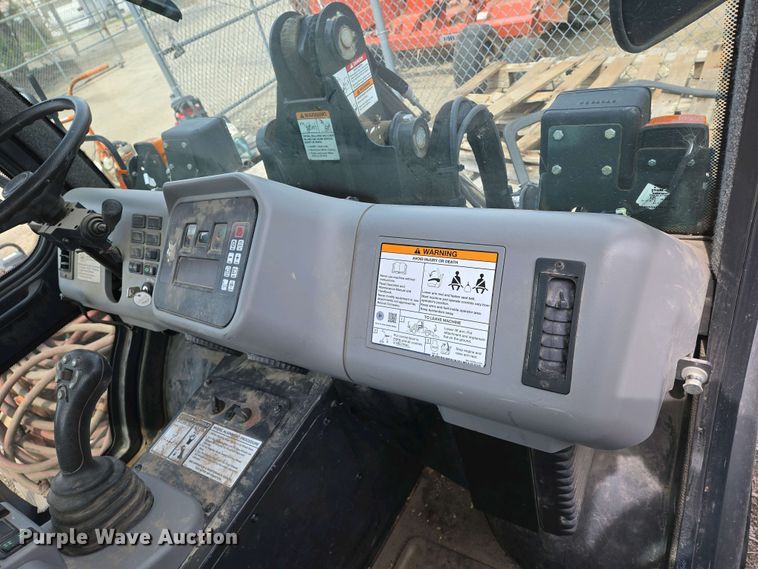 image for item EO0705 2016 Bobcat Toolcat 5600 utility vehicle