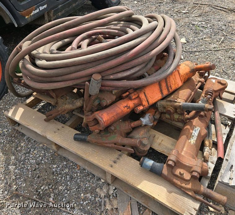 image for item EO0707 Approximately 10 pneumatic hammers