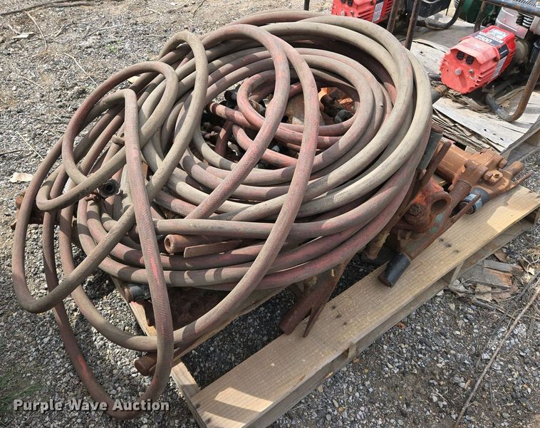 image for item EO0707 Approximately 10 pneumatic hammers